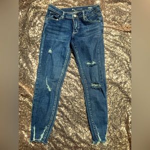 Juniors 5/27 A2 Jeans medium dark ankle length skinny Black Friday only price🖤